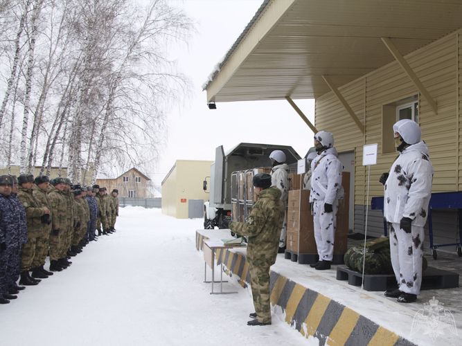 Участники оперативного сбора руководящего состава Сибирского округа Росгвардии приступили к занятиям по направлениям деятельности
