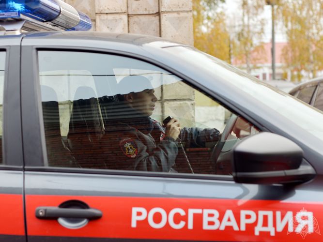 Сотрудники вневедомственной охраны Росгвардии Томской области задержали подозреваемого в перевозке наркотических веществ