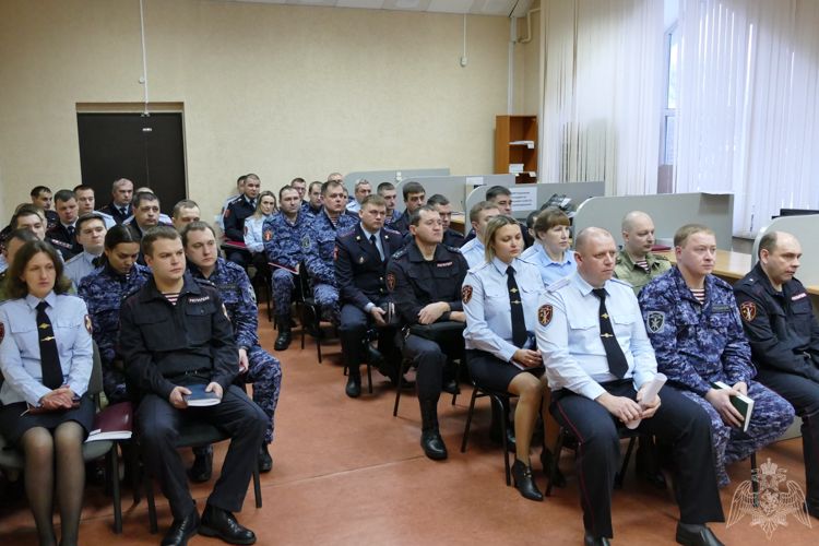 В Томске прошли учебно-методический сборы с личным составом подразделений лицензионно-разрешительной работы региональной Росгвардии