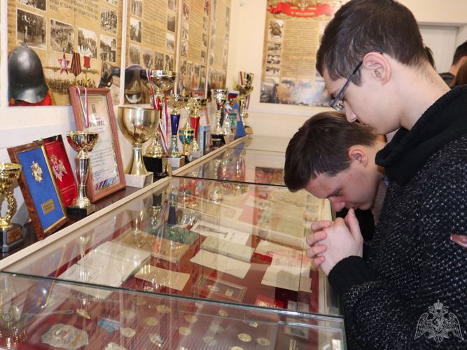В рамках патриотической акции томской Росгвардии «Памяти достойны» в управлении регионального ведомства прошёл День открытых дверей