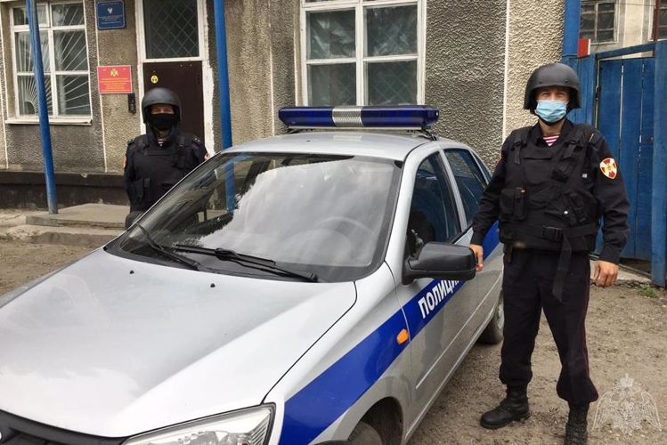 В городе Колпашево Томской области росгвардейцы совместно с сотрудниками ГИБДД задержали водителей, находящихся в состоянии алкогольного опьянения