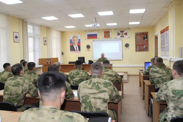 В северском соединении Росгвардии прошли учебно-методические сборы с лейтенантами — выпускниками военных учебных заведений