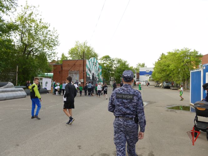 Сотрудники Росгвардии обеспечили безопасность граждан во время проведения футбольных матчей в Томске
