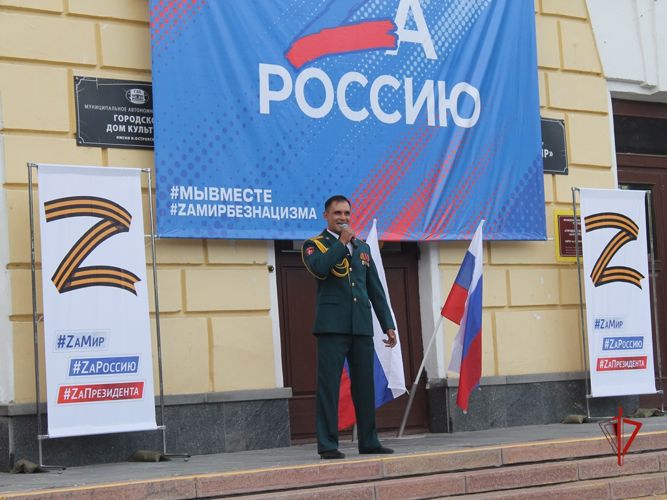 Росгвардейцы Томской области приняли участие в митинге «Своих не бросаем»