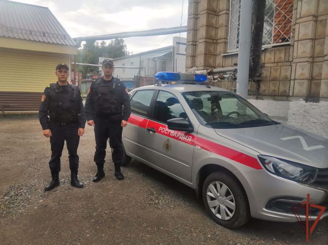 В Томске росгвардейцы оказали помощь пожилому мужчине, получившему травму головы
