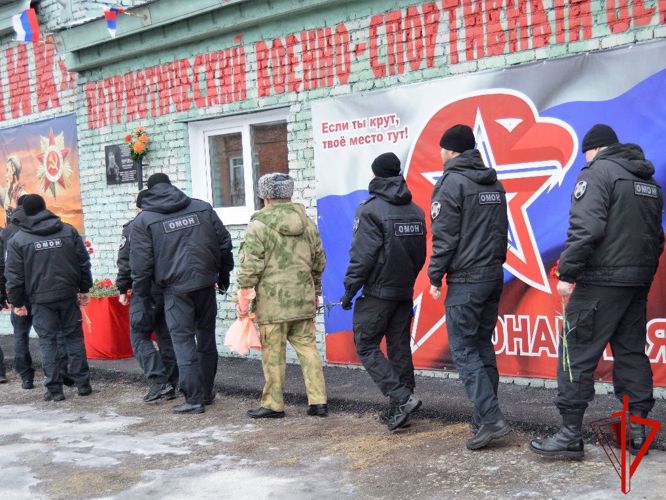 Томский ОМОН «Ратник» почтил память погибшего боевого товарища в ходе СВО