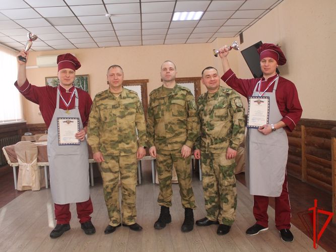 В Томской области военнослужащие Росгвардии продемонстрировали кулинарное искусство 