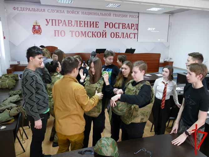 Росгвардия Томской области открыла двери для лицеистов