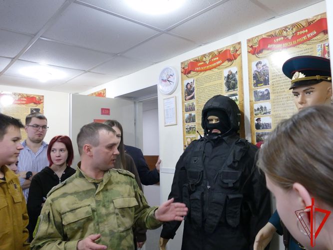 Росгвардия Томской области открыла двери для лицеистов