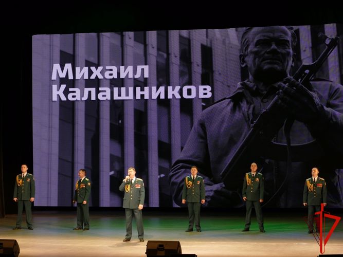 Ансамбль песни и пляски Сибирского округа Росгвардии с торжественным концертом выступил в Томске (видео)