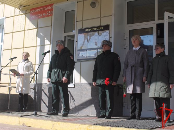 Мемориальную доску погибшему на СВО воину правопорядка открыли в Томской области