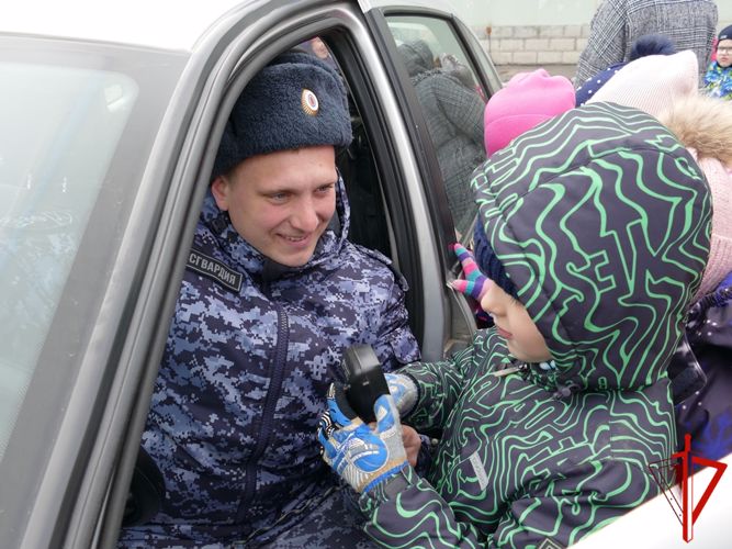 Росгвардейцы провели ведомственную акцию для томских дошколят 