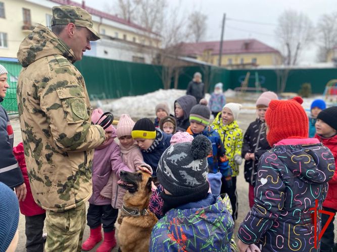 Росгвардейцы провели ведомственную акцию для томских дошколят