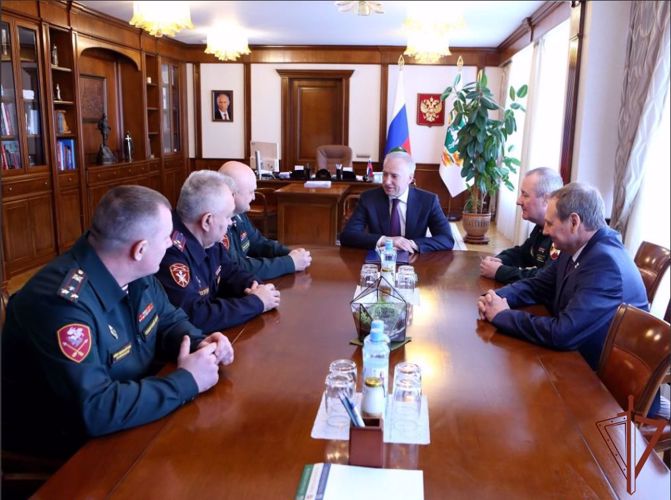 Командующий Сибирским округом Росгвардии представил губернатору Томской области нового командира северского соединения