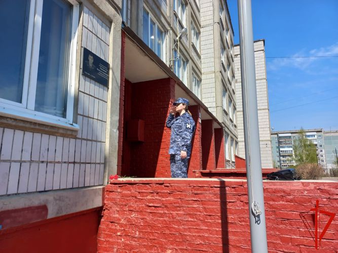 Память погибших сослуживцев почтили росгвардейцы в Томске
