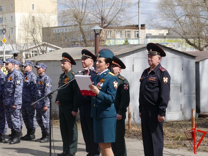 «Парад у дома ветерана» провели росгвардейцы в Томске (видео)