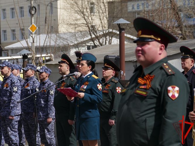 «Парад у дома ветерана» провели росгвардейцы в Томске (видео)
