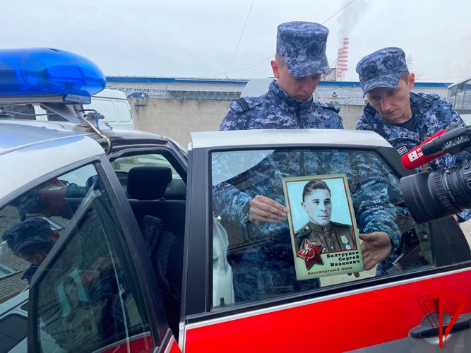 Росгвардейцы поддержали Всероссийскую акцию «Бессмертный автополк» в Томской области (видео)