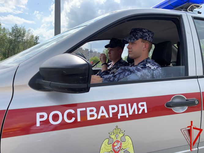 Росгвардейцы задержали подозреваемого в серии хищений из торговой точки в Томске