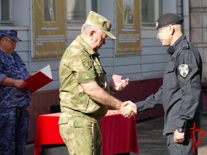 Начальник Управления Росгвардии по Томской области вручил государственные награды участникам спецоперации