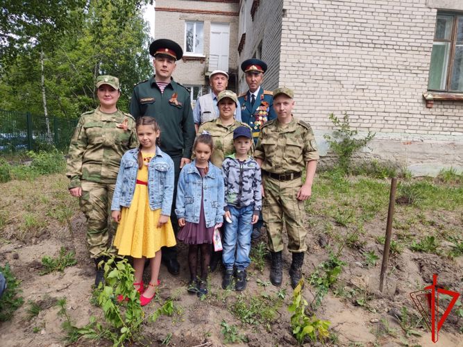 Томские росгвардейцы присоединились к международной патриотической акции «Сад памяти» (видео)