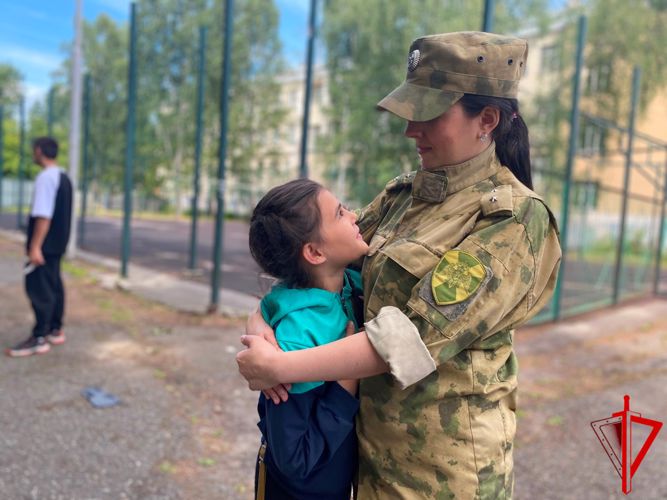 Акция «Добрые дела с Росгвардией» прошла в томском Центре помощи детям (видео)