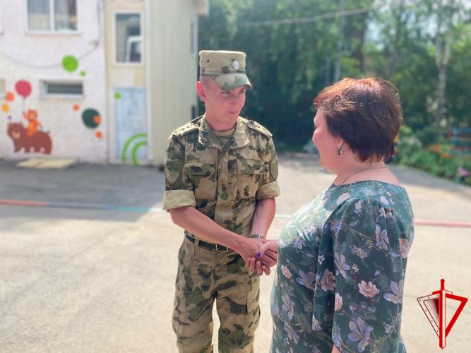 Росгвардейцы в Томске навестили подшефный детский дом (видео)