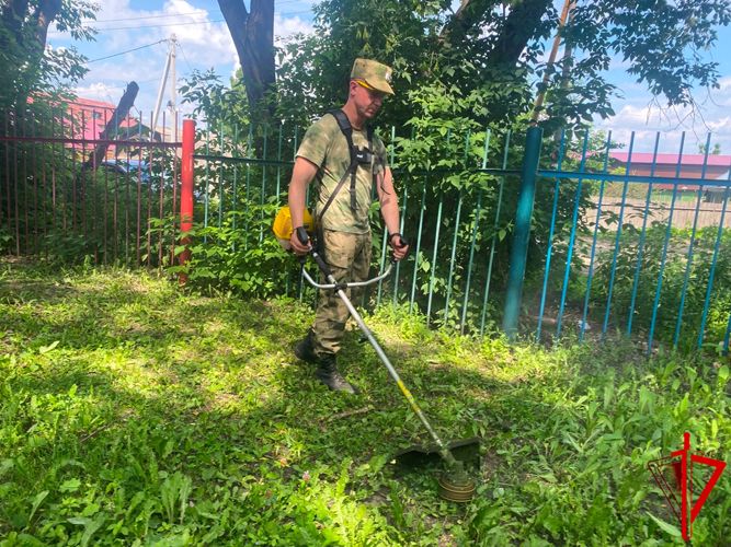 Росгвардейцы в Томске навестили подшефный детский дом (видео)