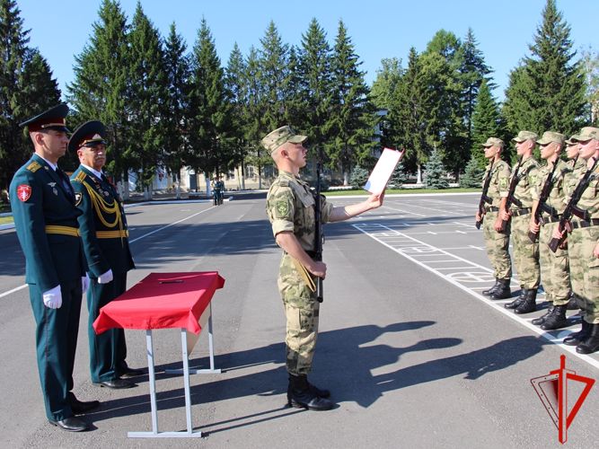В Северском соединении Росгвардии новобранцы приняли военную присягу