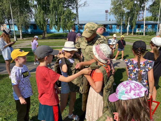 Росгвардейцы обогащают знаниями и навыками каникулы детей в Томской области