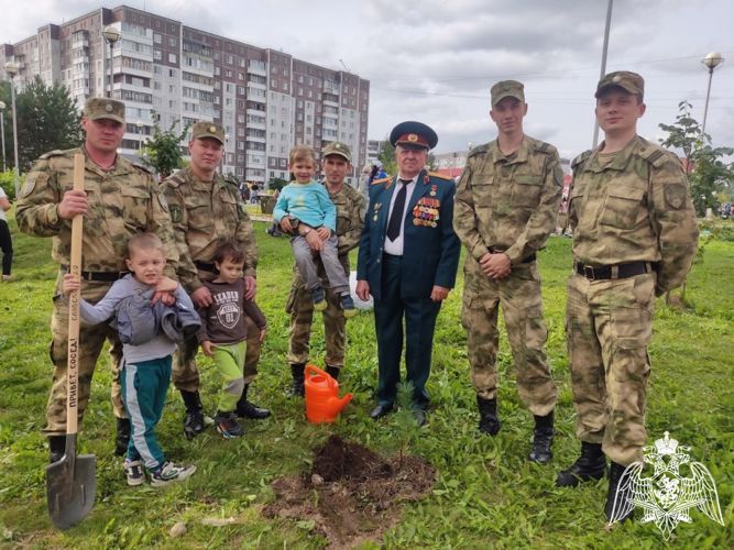 Росгвардейцы в Томской области приняли участие в экологической акции