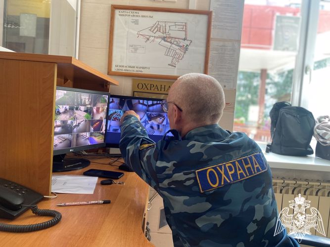 Росгвардия завершает проверку готовности объектов образования в Томской области к новому учебному году (видео)