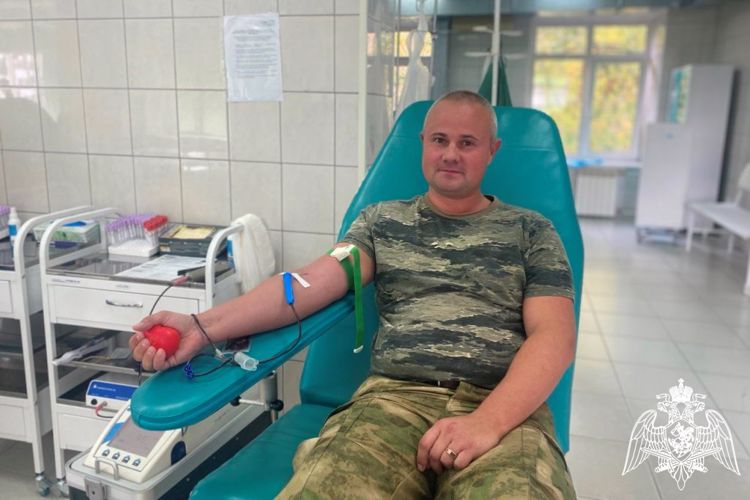 Росгвардейцы в Томске приняли участие в донорской акции «От сердца к сердцу» (видео)