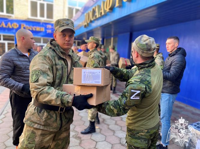 Помощь в погрузке гуманитарной помощи на Донбасс оказала Росгвардия в Томской области (видео)