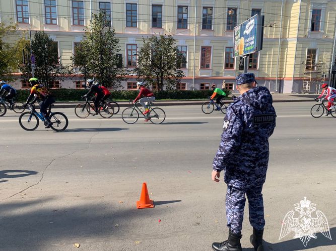 Росгвардейцы обеспечили безопасность томского полумарафона