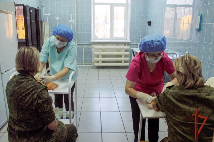 Росгвардейцы из Томской области пополнили регистр доноров костного мозга