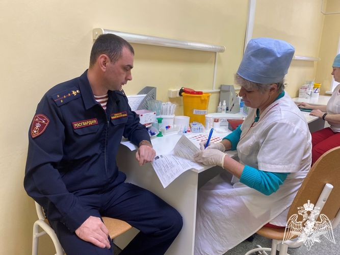 Росгвардейцы в Томске приняли участие в донорской акции «От сердца к сердцу» (видео)