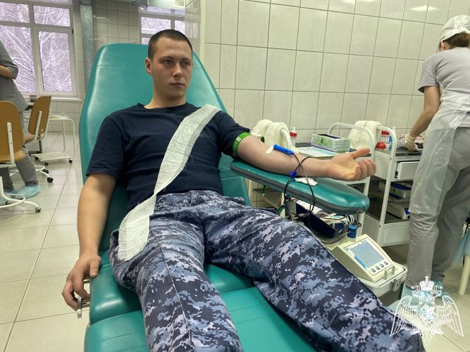 Росгвардейцы в Томске приняли участие в донорской акции «От сердца к сердцу» (видео)
