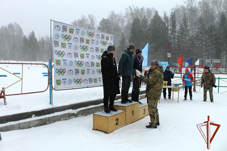 Победителями чемпионата Сибирского округа по зимнему офицерскому троеборью стали росгвардейцы из Томской области 