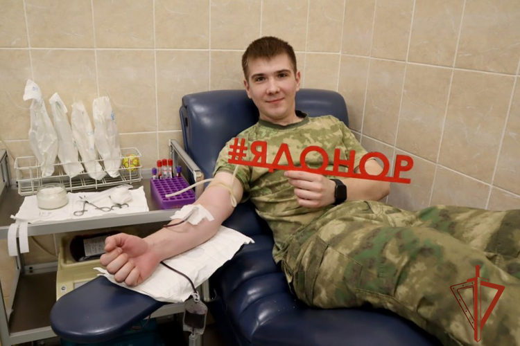 Росгвардейцы пополнили банк крови в Томской области