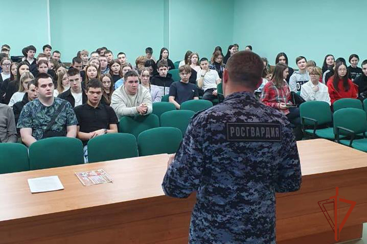 Росгвардия рассказала томским студентам о поступлении в престижный вуз