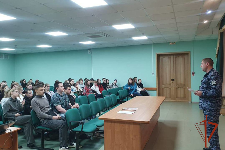 Росгвардия рассказала томским студентам о поступлении в престижный вуз