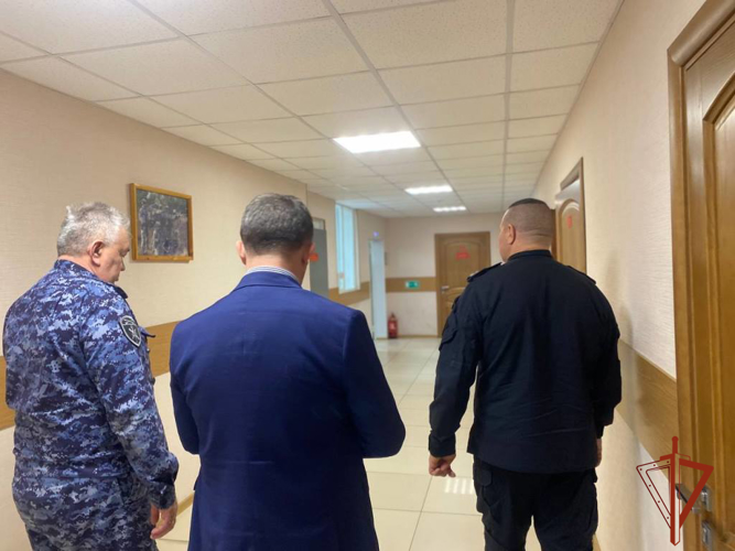 В преддверии Дня Росгвардии мэр Томска посетил спецподразделение Росгвардии