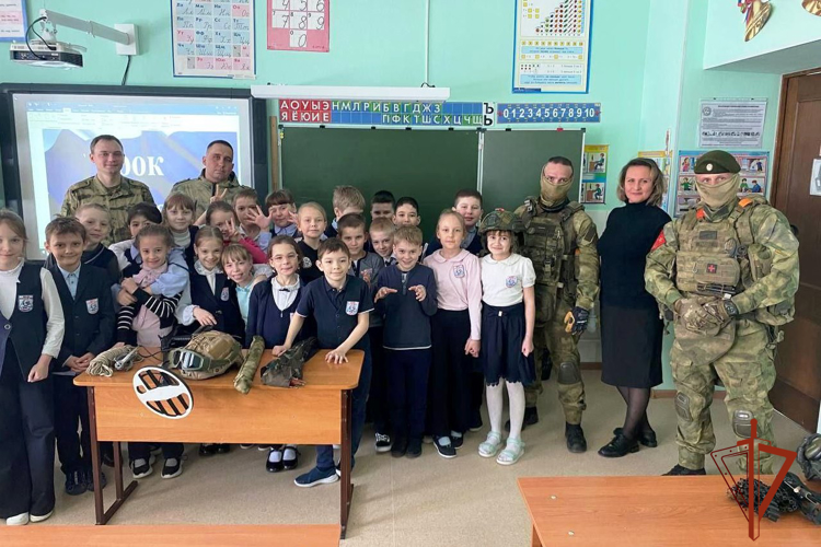 Тематические занятия, приуроченные к Дню Космонавтики провели военнослужащие Северского соединения Росгвардии