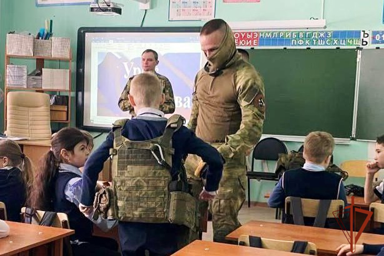 Тематические занятия, приуроченные к Дню Космонавтики провели военнослужащие Северского соединения Росгвардии