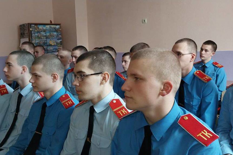 Урок мужества провели сотрудники СОБР «Корд» Росгвардии для томских кадет