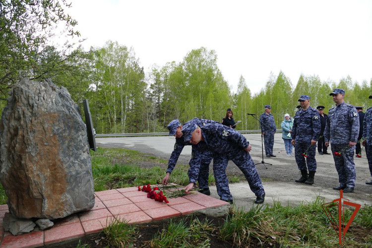 Томские  росгвардейцы почтили память погибших сослуживцев (видео)