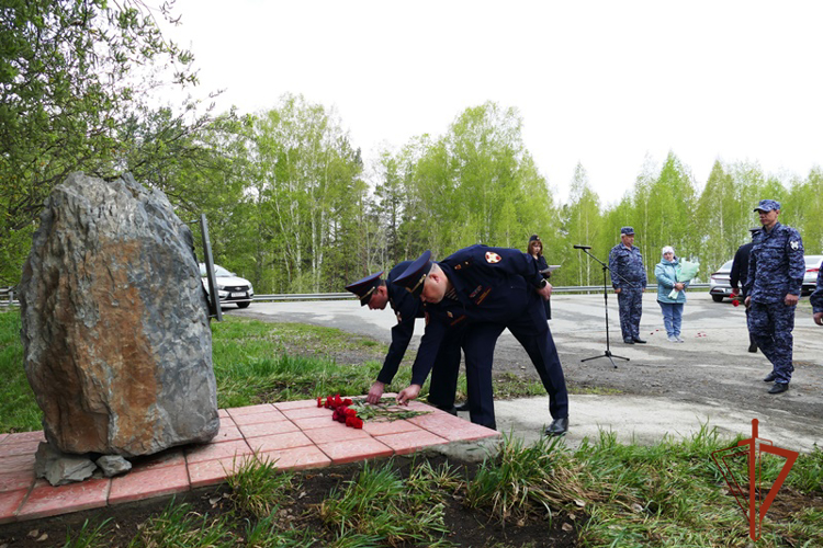 Томские  росгвардейцы почтили память погибших сослуживцев (видео)