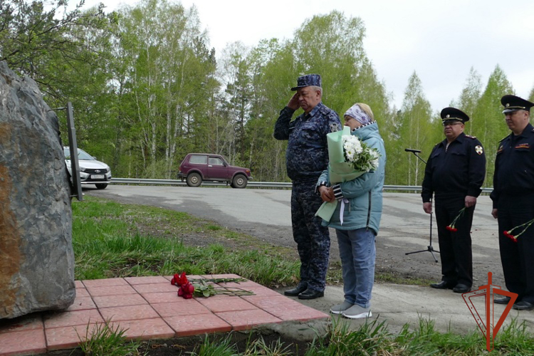 Томские  росгвардейцы почтили память погибших сослуживцев (видео)