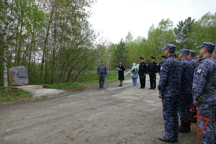 Томские  росгвардейцы почтили память погибших сослуживцев (видео)